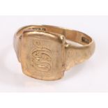 9 carat gold signet ring, 2.9 grams