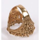 9 carat gold ring, AF, 6.6 grams