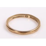 9 carat gold wedding band, 1.9 grams