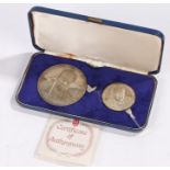 Churchill 1974 silver proof set by Gregory & Co with certificate in box.