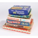 Collection of jigsaw's to include Coronation Street, Famous Castles Series, Select, The Arrow 3D,