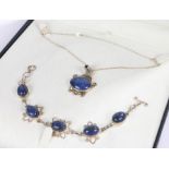 Lapis Lazuli jewellery suite, with a pendant necklace and bracelet, cased