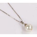 9 carat gold pendant necklace, with a pearl drop