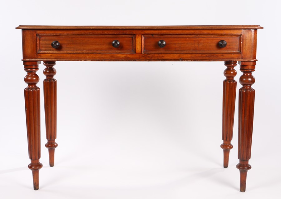 Victorian mahogany desk, in the manner of Gillows of Lancaster, the leather inset tooled rectangular
