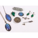 Collection of jewellery, to include brooches chains and earrings, some silver, (qty)
