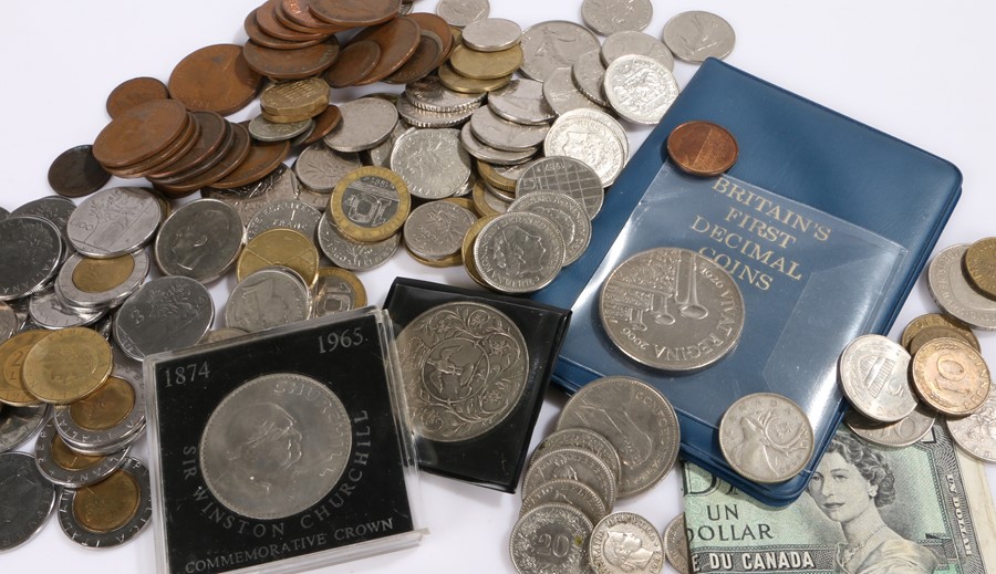 Collection of coins, to include a Decimal set, £5 coin, crowns, European coins, Canadian Dollar