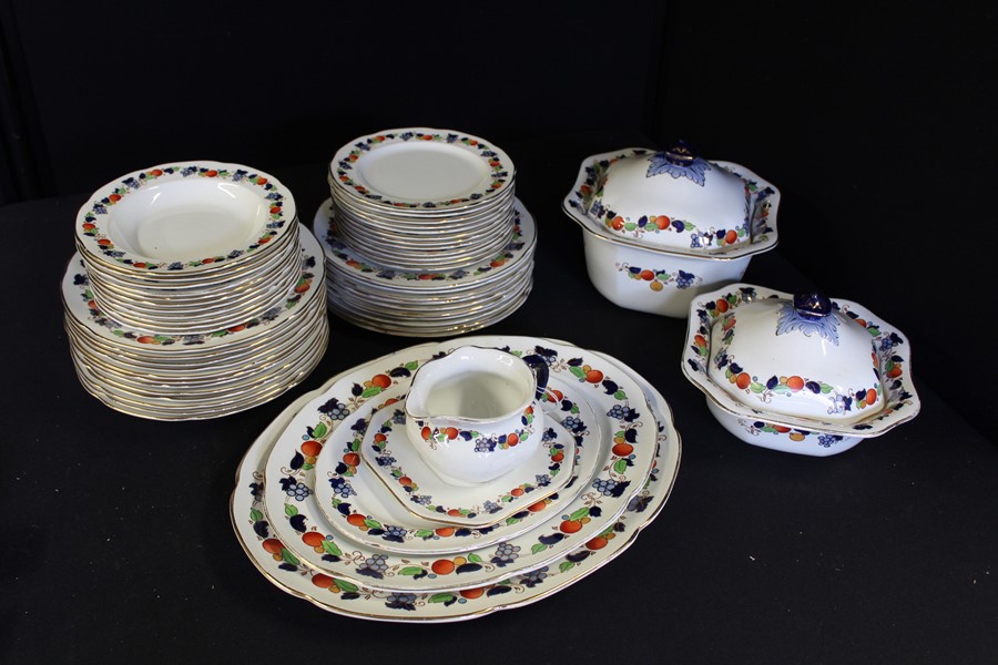 Losol Ware pottery dinner service, Kelling & Co, to include plates, side plates, sop bowls,