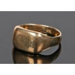 9 carat gold signet ring, with a plain head, ring size U, 7.3 grams