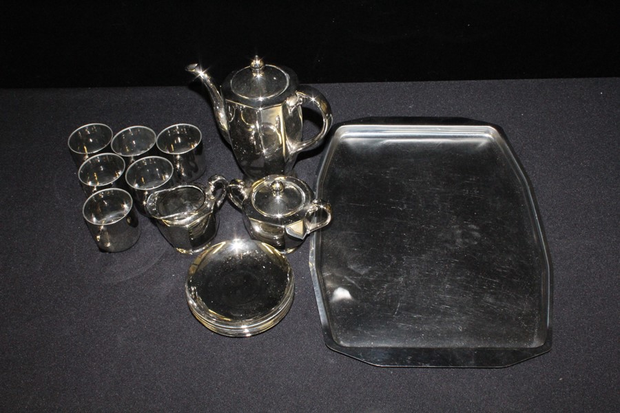 Mikado porcelain coffee service, silver lustre decorated, to include cups and saucers, bowl,