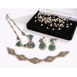 Jewellery, to include a necklace earring set, a necklace and bracelet