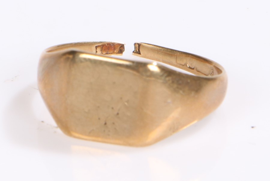 9 carat gold ring, AF 3.1 grams