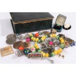 Quantity of jewellery, to include brooches, necklace, cameo and two crowns, (qty)