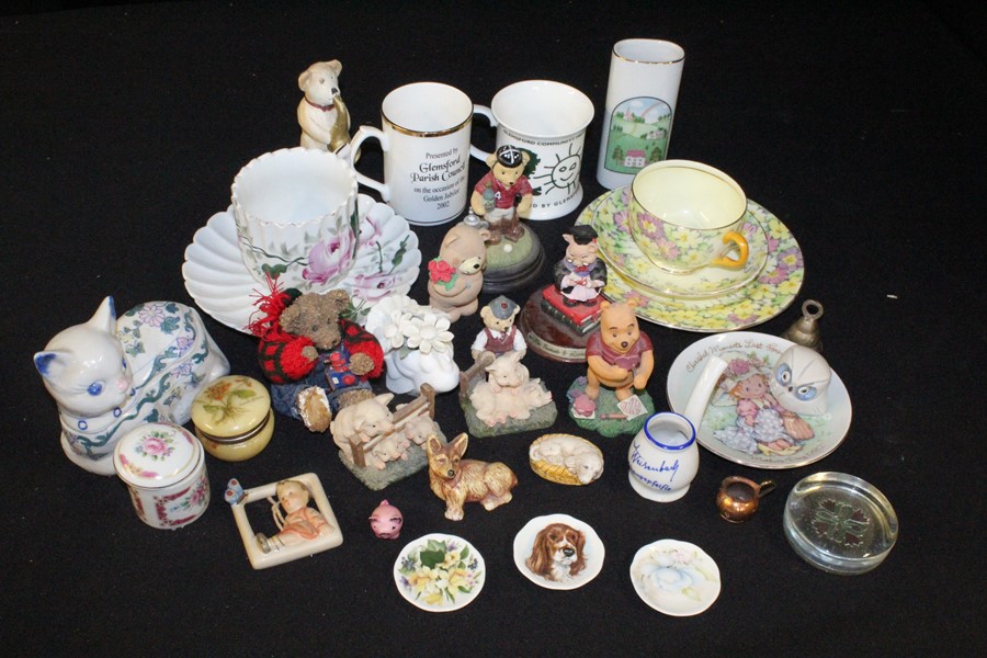 Decorative china, to include tea cups and saucers, figures, dishes etc. (qty)