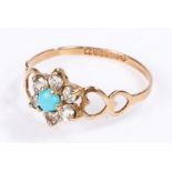 9 carat gold turquoise set ring, in the form of a flower design, ring size O