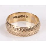 18 carat gold ring, 4.3 grams, ring size M