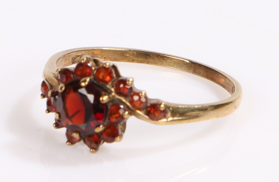 9 carat gold garnet set ring, ring size Q