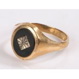 9 carat gold signet ring, 3.6 grams