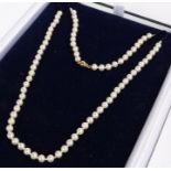 Pearl necklace, with a 9 carat gold clasp, cased