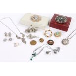 Jewellery, to include a silver necklace, brooches, a suite, etc, (qty)