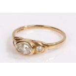 9 carat gold ring, set with cubic zirconia