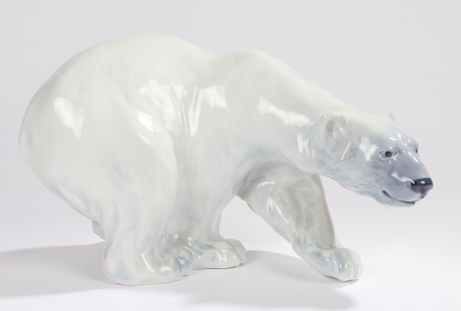 Royal Copenhagen polar bear porcelain model, blue lines to the base, numbered 089, incised 1137 to