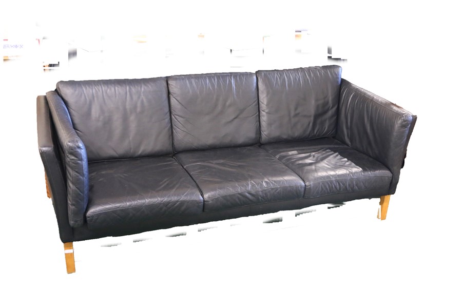 Late 20th Century three seat settee, with black leather cushions, raised on square chamfered legs