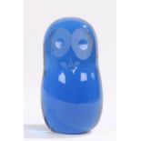 Wedgwood blue glass paperweight, in the form of an owl, 11cm high