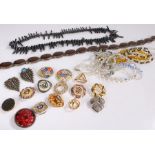 Costume jewellery to include scarf rings, earrings, bead necklaces etc (qty)