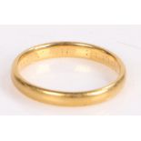 22 carat gold wedding band, 3.2 grams