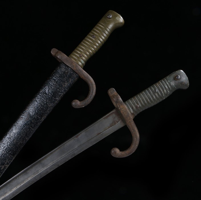 French Model 1866 Chassepot bayonet made at the Saint Etienne arsenal, maker mark to the spine