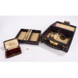 Jewellery box, leather clad with rings, 9 carat clasp etc inside, (qty)