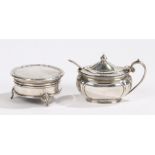 George V silver mustard pot and cover, Shefffield 1915, maker Harrison Brothers & Howson, with