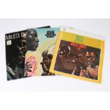 3x Miles Davis LPs. Bitches Brew (CBS 64010), 2x LP, Gatefold sleeve. Kind of Blue (SBPG 62066).