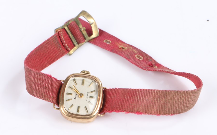 Accurist ladies 9 carat gold wristwatch, the signed silver dial with baton markers, manual wound,