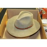 Stetson "the gun club" hat, size 7, housed in original box