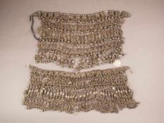 Zwei Halsketten "Labbe" Jemen - Metalllegierungen mit Silbergehalt, filigrane Arbeit mit zahlreichen