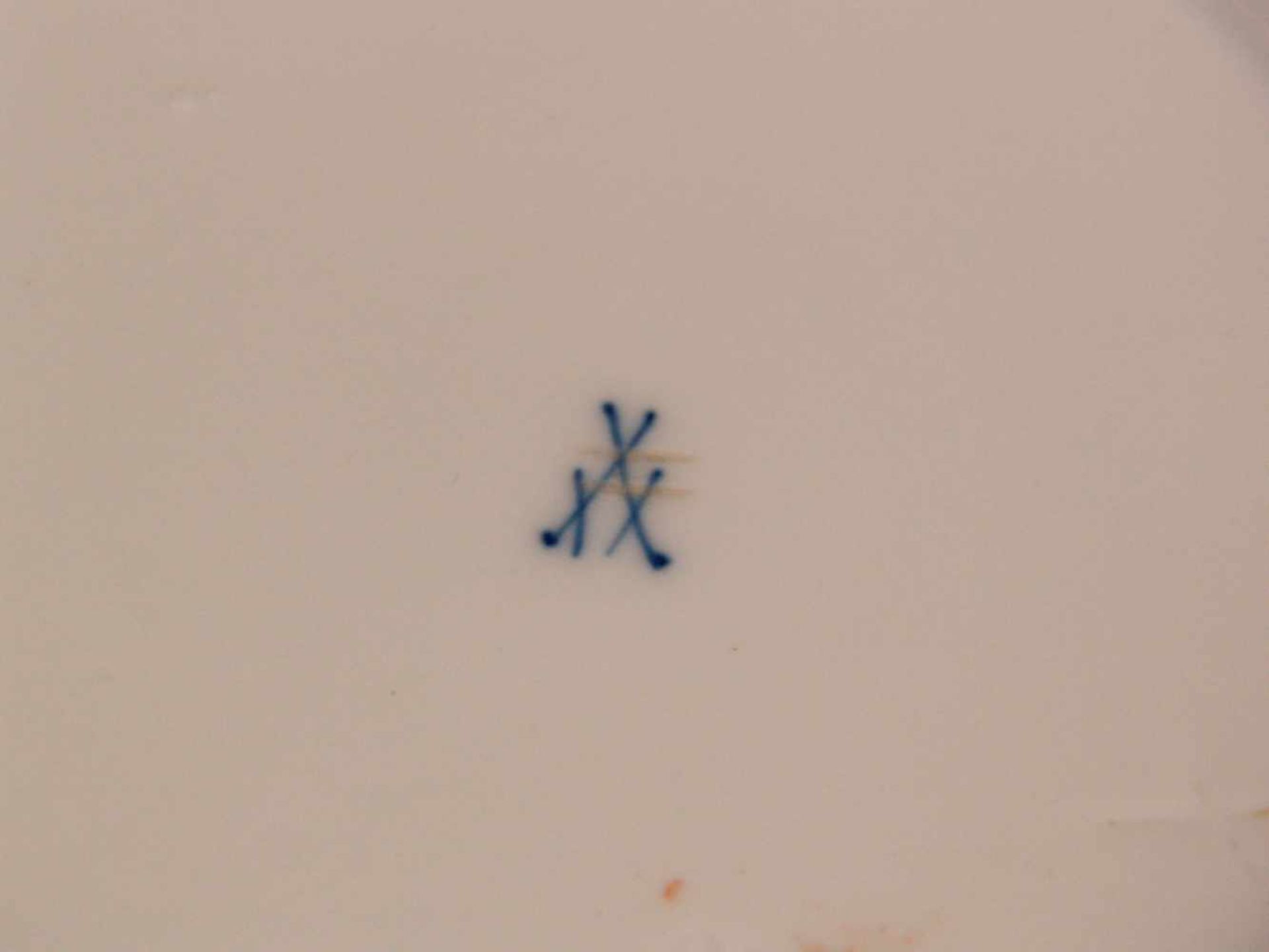 Konvolut Meissen - 3-tlg., blaues Zwiebelmuster, 1x geschweiftes Tablett, Schwertermarke, Stand - Bild 11 aus 16