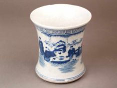 Blauweiß-Pinselbecher - China, späte Qing-Dynastie, Porzellan, unter Glasur in Blau bemalt,