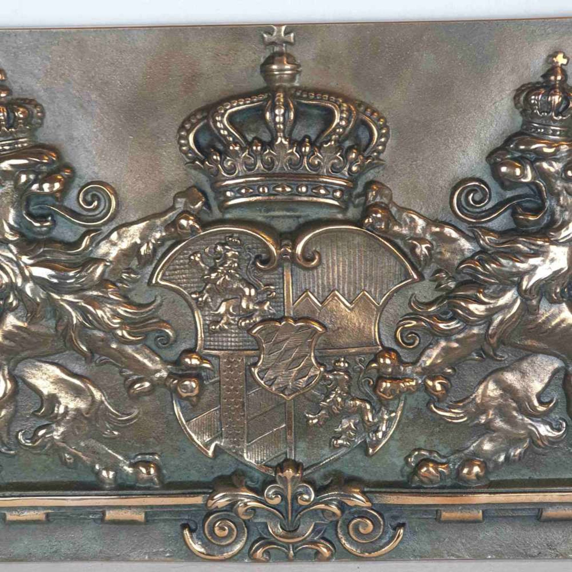 Bronzerelief "Bayerisches Staatswappen" - Bronze, patiniert, rückseitig Gießerstempel 'Gütezeichen - Image 2 of 5