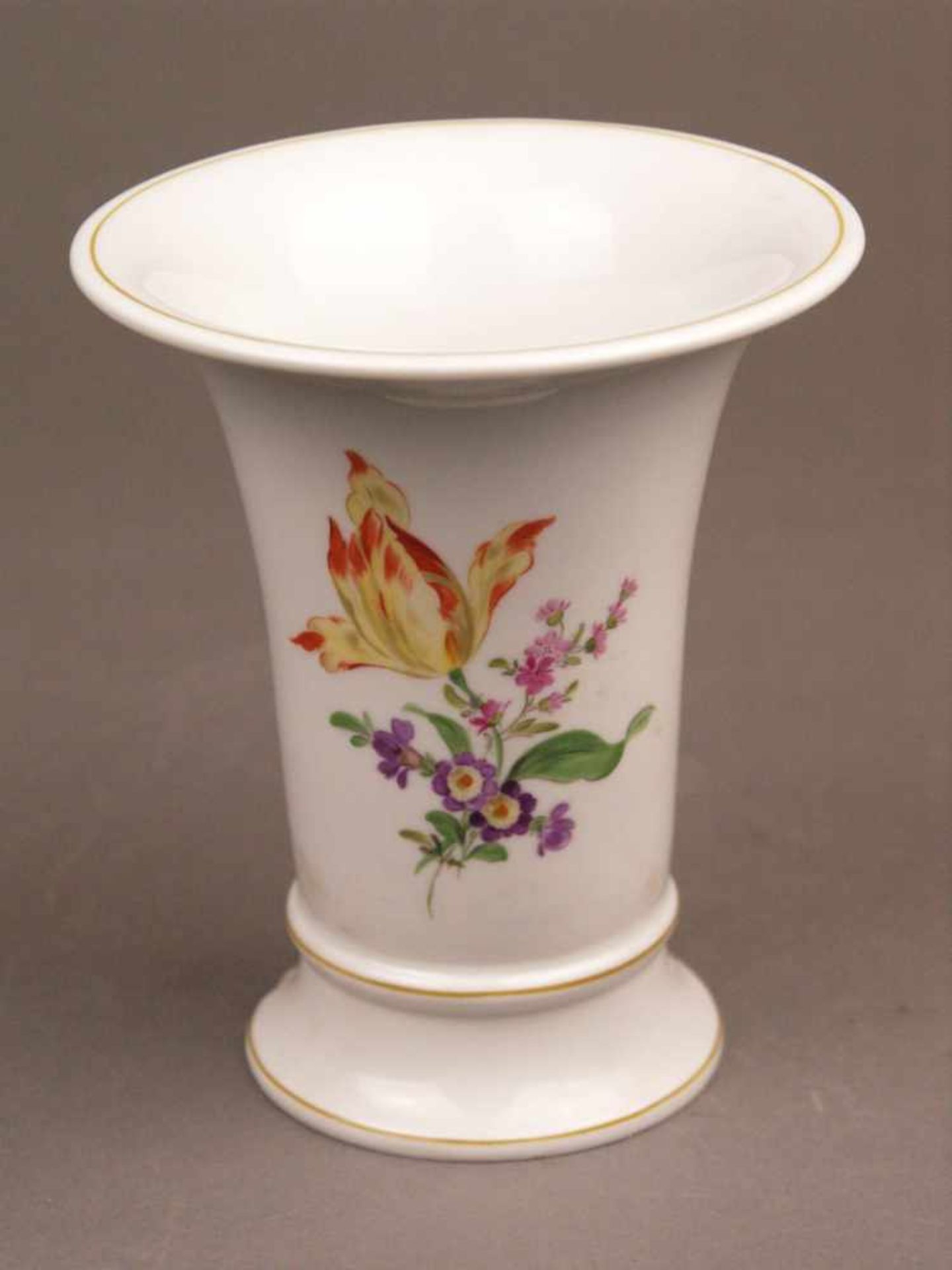 Tasse mit Untertasse - Meissen, unterglasurblaue Schwertermarke mit Marcolinistern (1774 - 1813), - Bild 2 aus 9