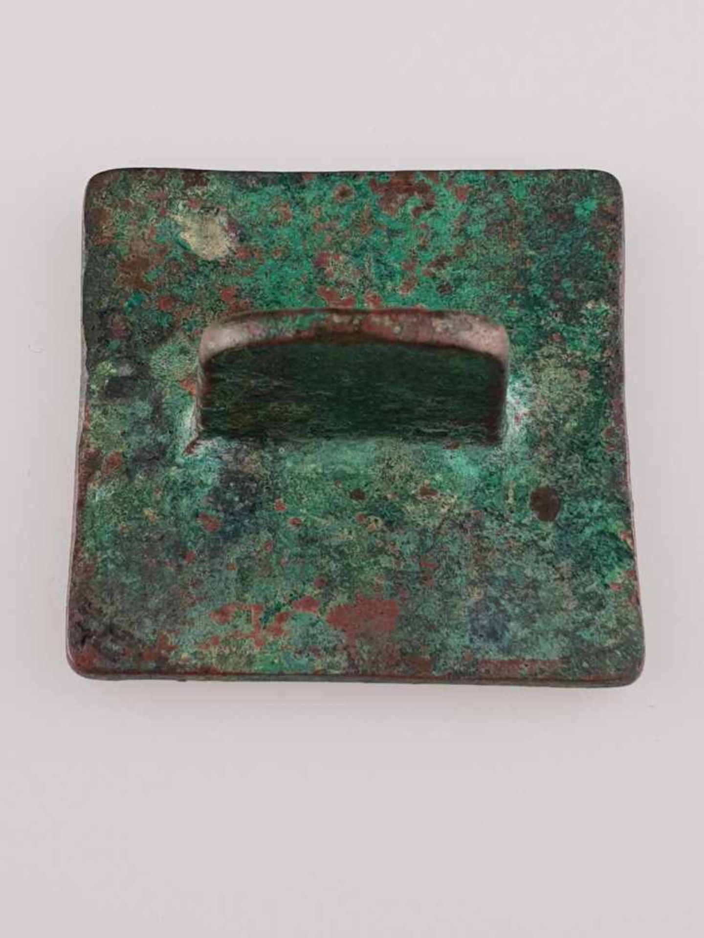 Großer Bronzestempel - China, antik, Platte mit 4 Schriftzeichen,grüne Patina, ca.5,5x5,5cm,H.ca.3,5