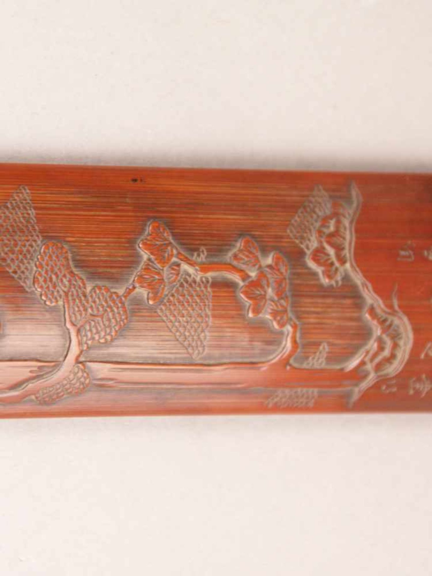 Zwei Handstützen - China, Qing-Dynastie, 18./19.Jh., konvexe längliche Form, Bambusholz fein - Bild 5 aus 8