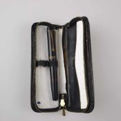 Füllfederhalter Montblanc - klassischer Kolben, schwarzes Edelharz, 14 K Gelbgoldfeder, Modell 234