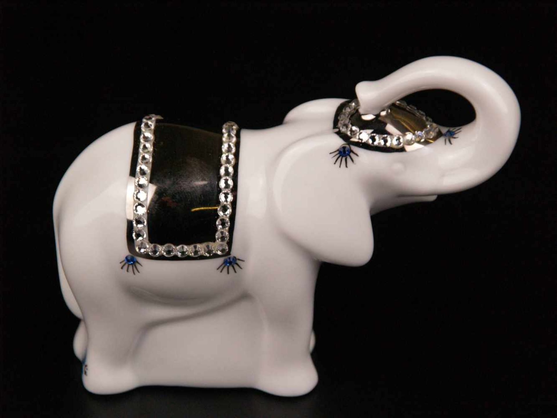 Porzellanfigur "Elefant" - Hoechst, Rückseite mit blauer Radmarke und Malerzeichen, Weißporzellan, - Bild 2 aus 5