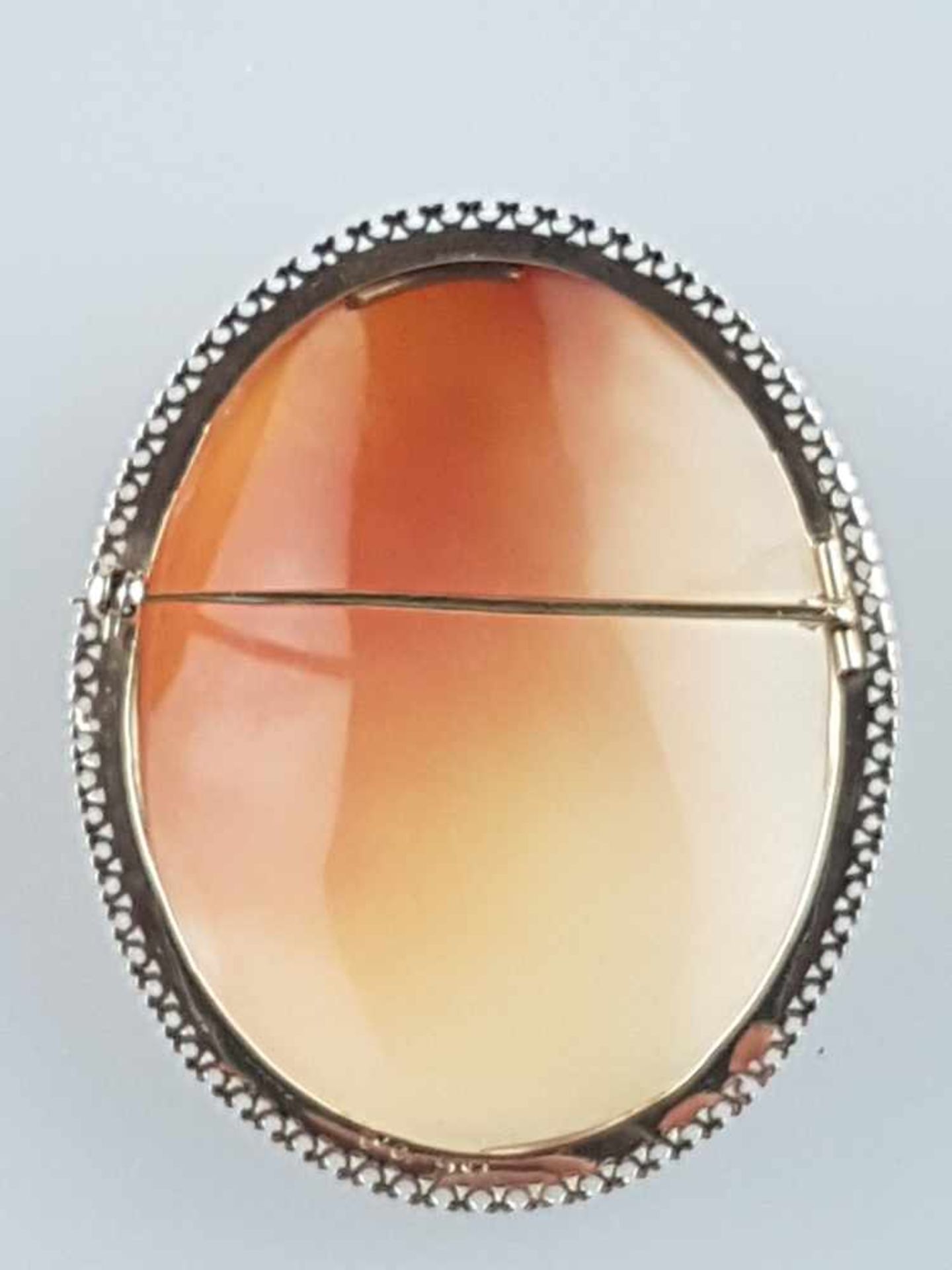 Große Kameenbrosche- oval geformte Muschelkamee mit fein gravierter Darstellung der - Bild 3 aus 4