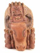Große Holzmaske - wohl Tibet/Nepal, Holz geschnitzt, farbig gefasst, Rückseite schwarz bemalt,