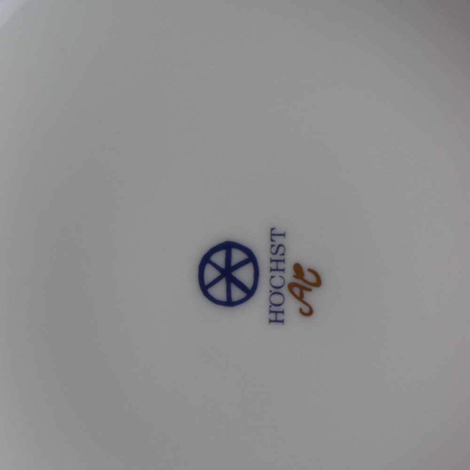 Kugelvase- Hoechst, blaue Radmarke, in Gold bez. "AC", Wandung umlaufend mit polychromem - Bild 8 aus 8