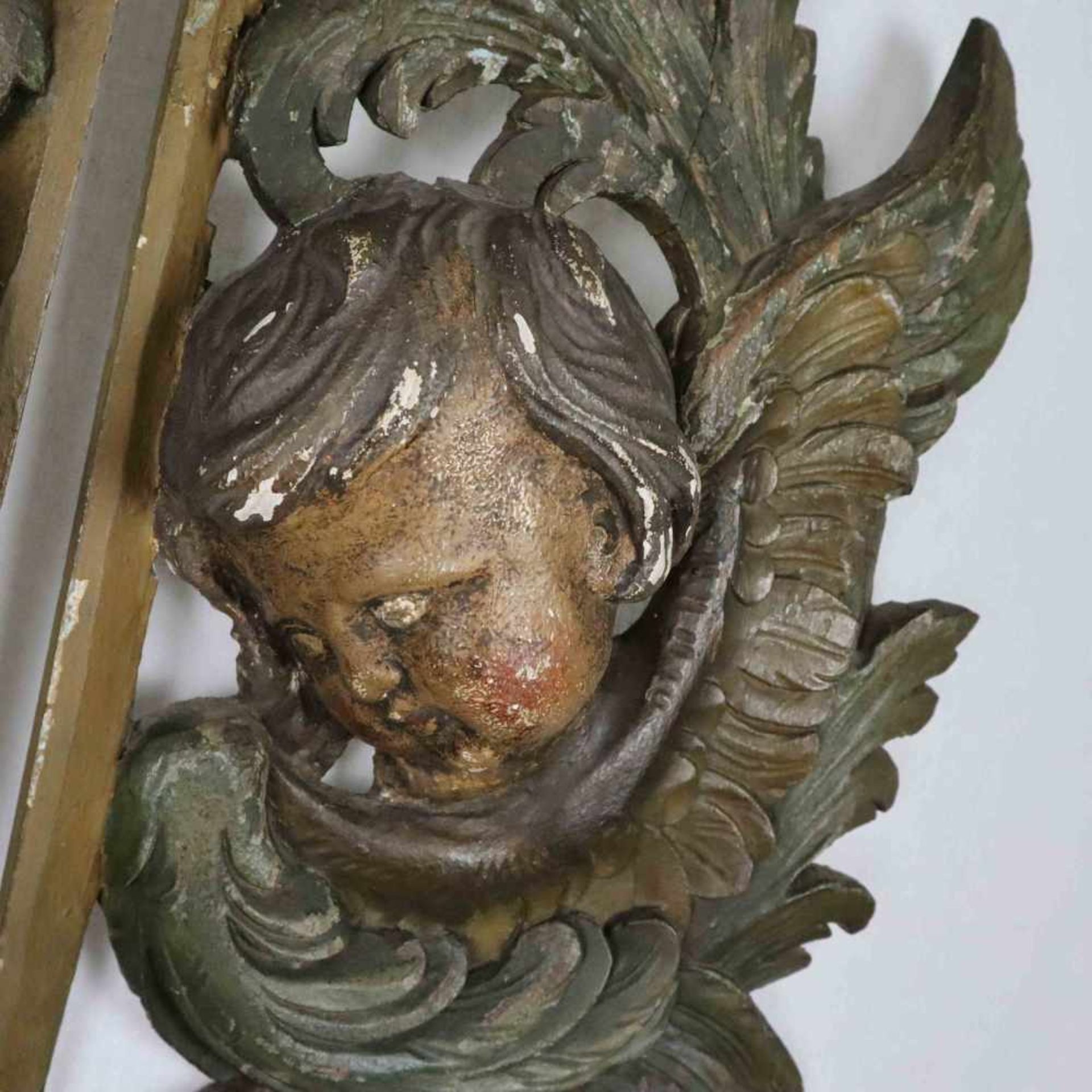 Flügelförmige Orgelzier - wohl 18.Jh, 2-tlg, Holz, geschnitzt, farbig gefast, durchbrochen - Bild 3 aus 9