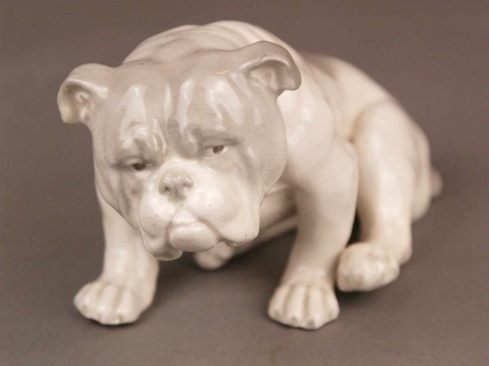 Porzellanfigur Bulldogge - wohl Gebrüder Heubach/Lichte um 1920, pastelltönige