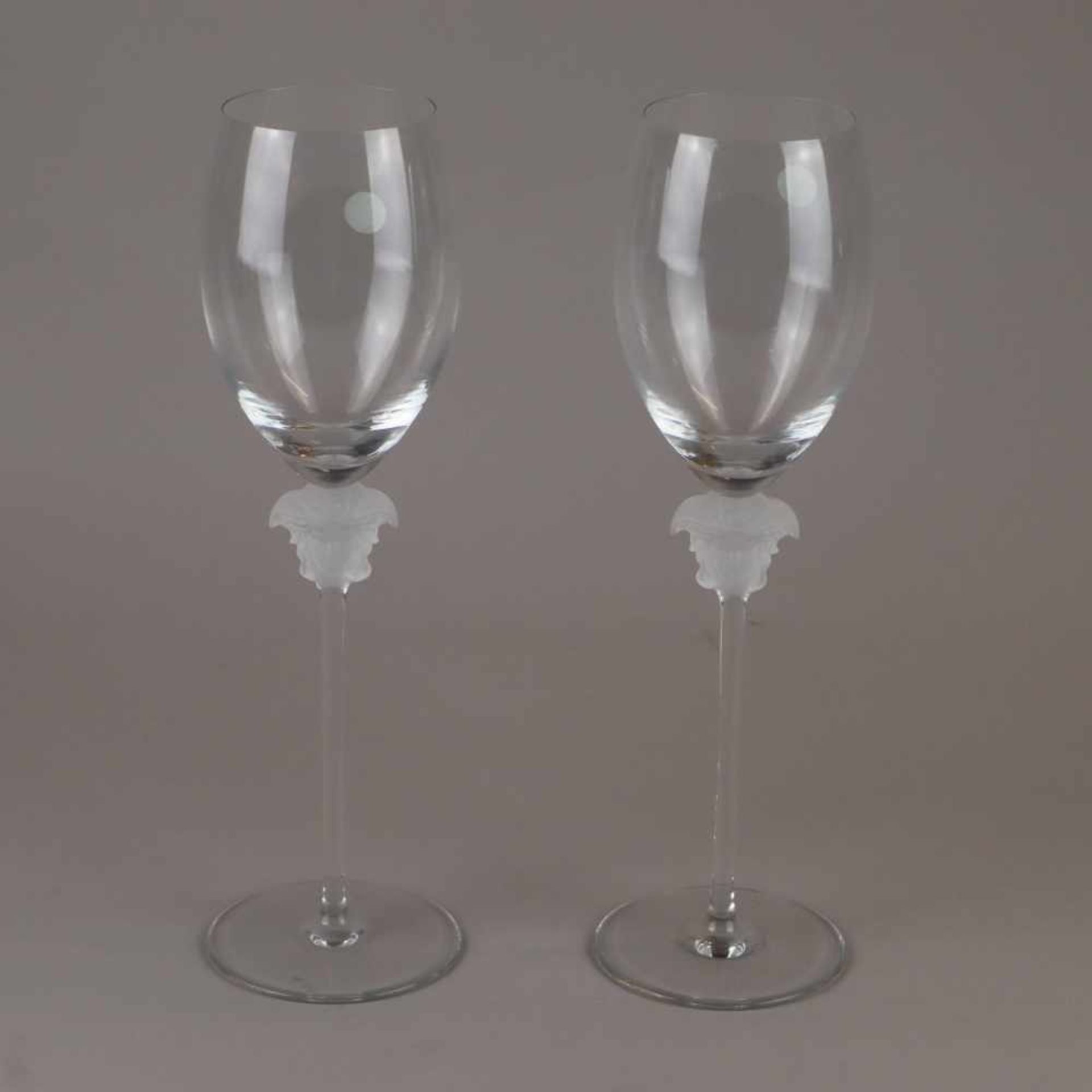 Paar Weißweingläser "Versace-Medusa" - Rosenthal, "Medusa Lumière", Kristallglas, Stiel mit - Bild 2 aus 8